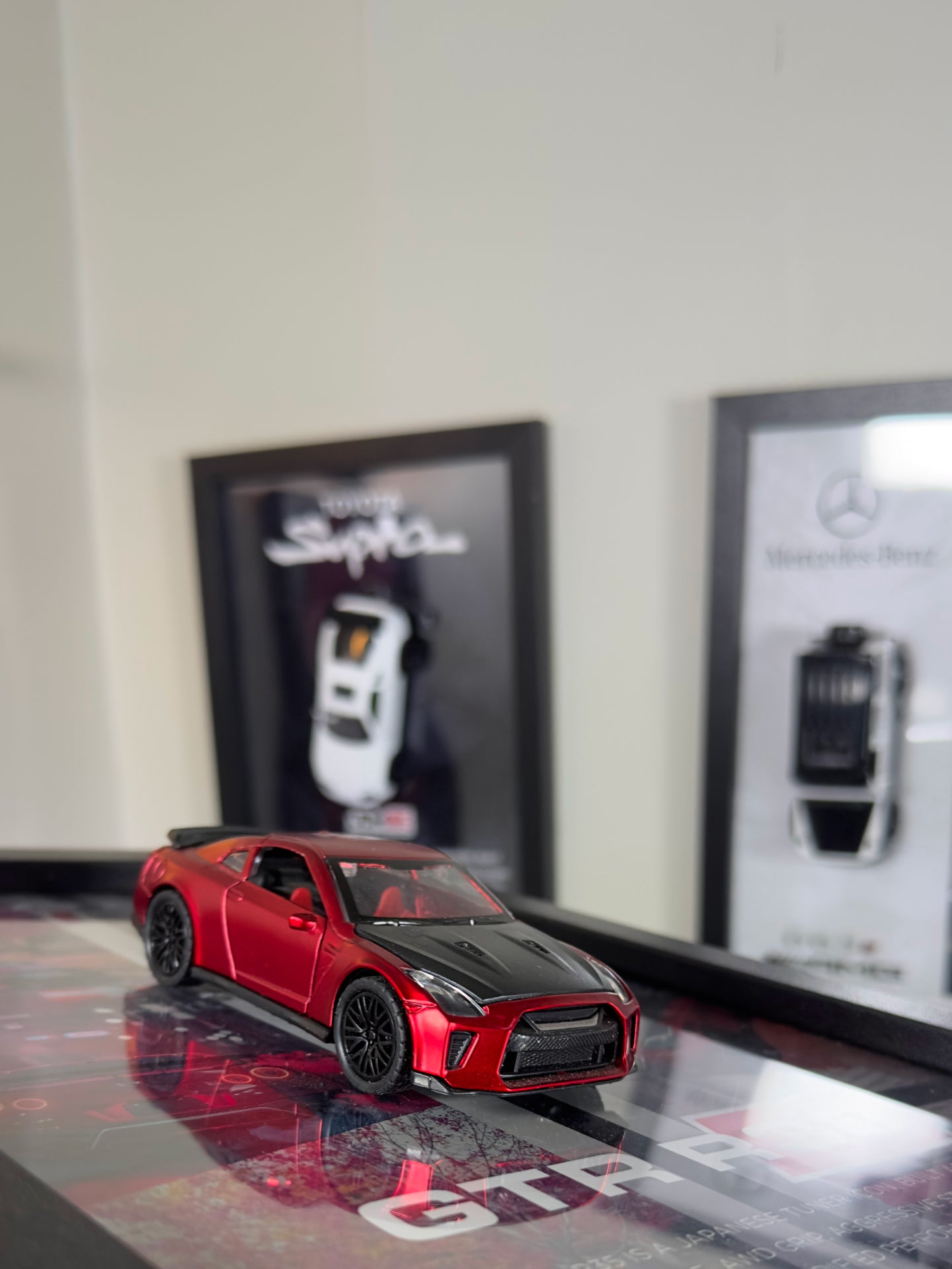 Nissan GTR R35 Kırmızı Araba Tablosu
